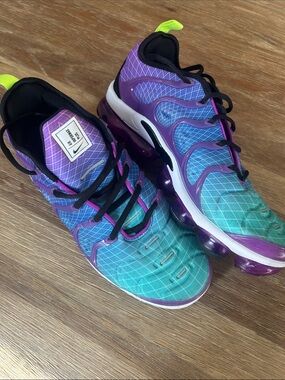 Nike Air VaporMax Plus 'Hyper Violet' size 10 Women’s